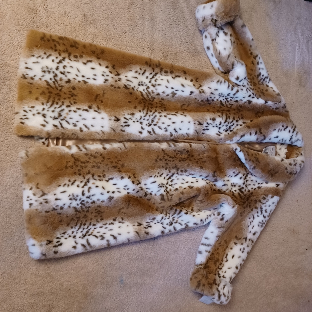 Pamela Mccoy 2x Faux Fur coat never worn!